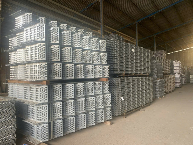 mâm giàn giáo thuê theo số lượng